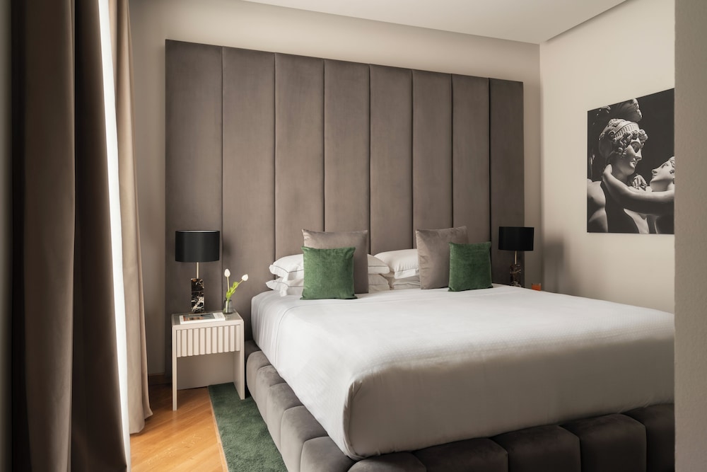 DELUXE, SUITE