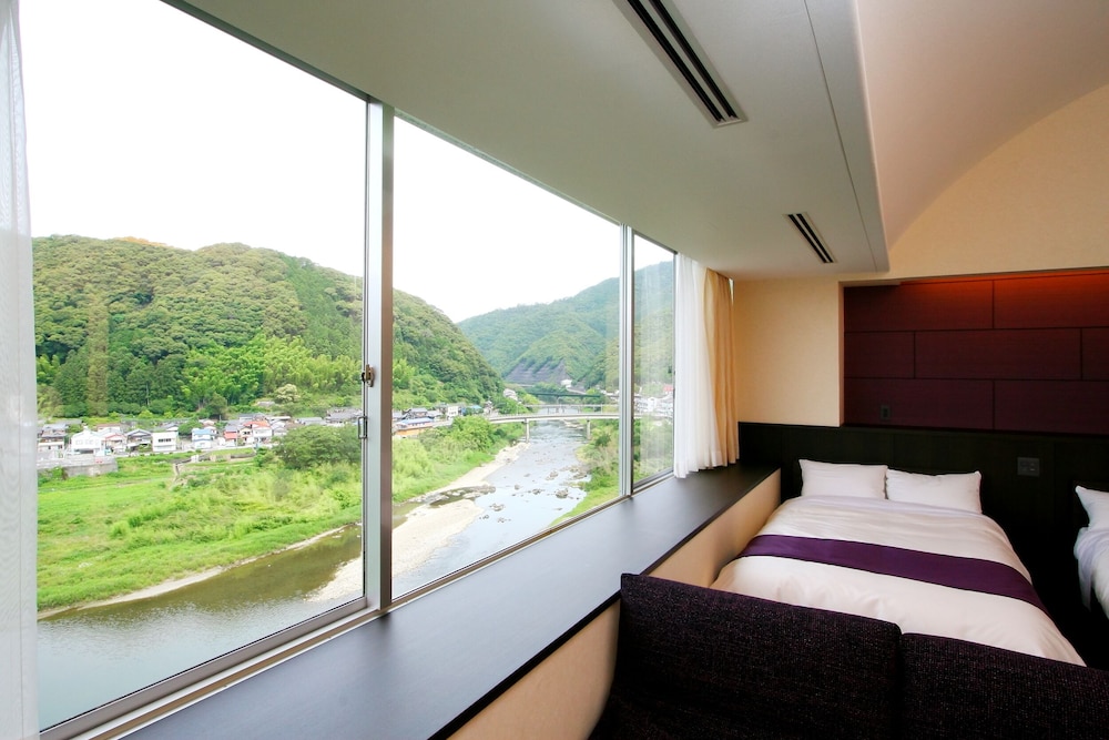HOTEL SEIRA SHIMANTO 9/28
