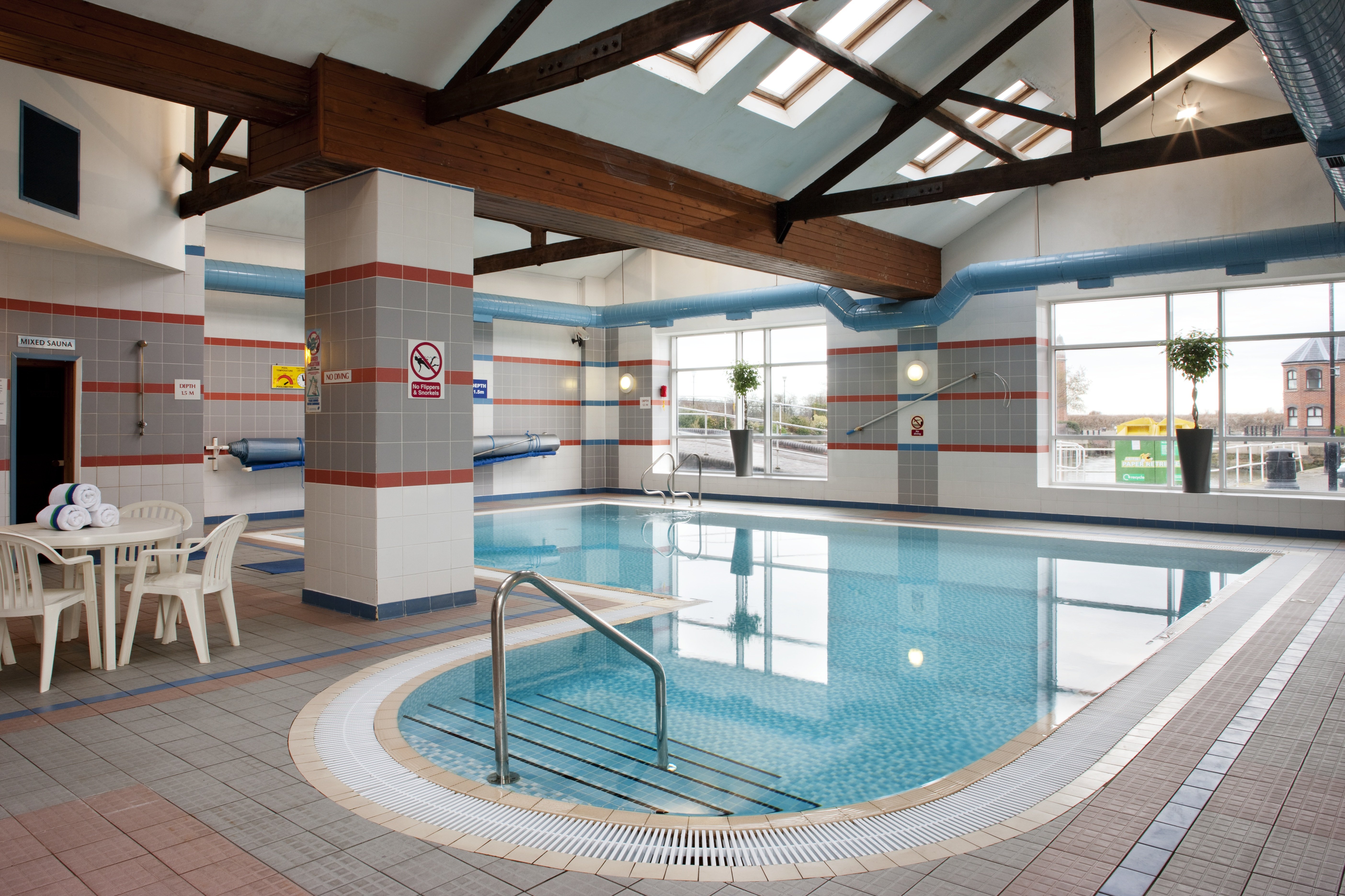 Holiday Inn Ellesmere Port Cheshire Oaks 7/48