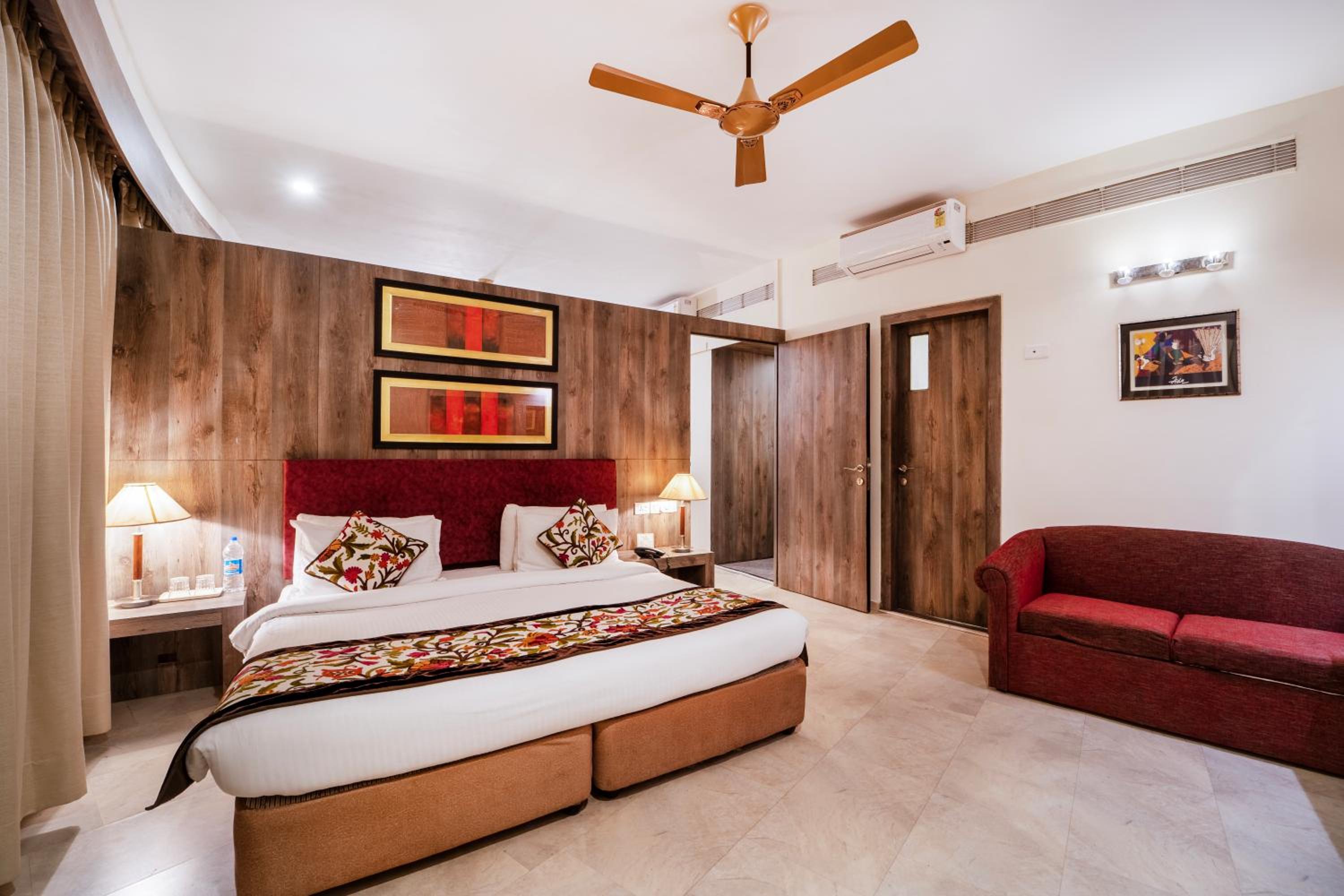 جناح ديلوكس، KC RESIDENCY 2/2