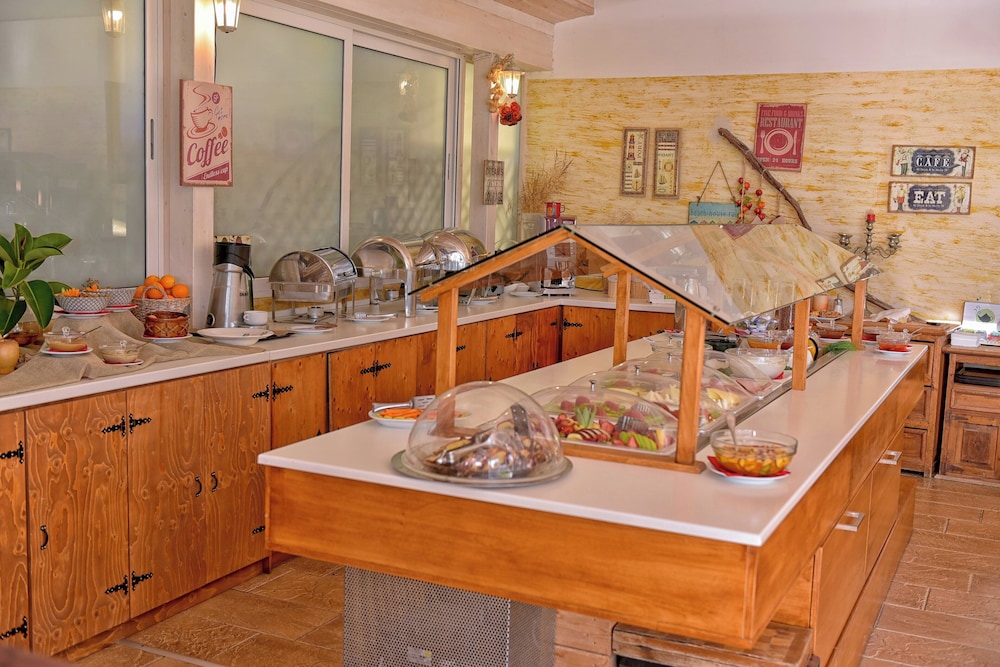 Georgias Garden by Omilos Hotels 38/50
