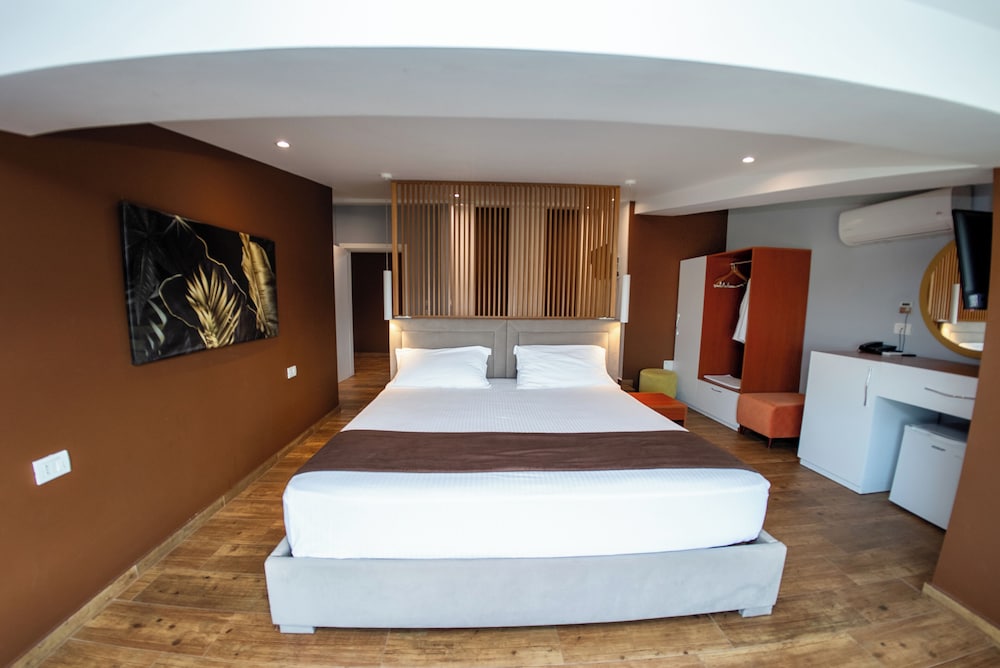 Olivar Hotel Tirana 13/60