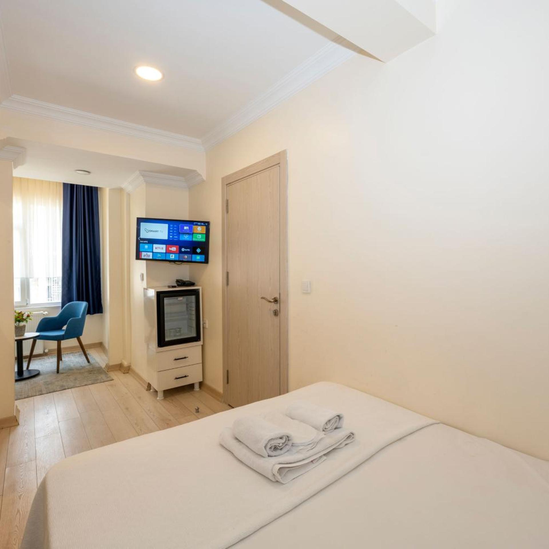 غرفة قياسية بسرير كينج، Hotel Grand Istanbul 3/4