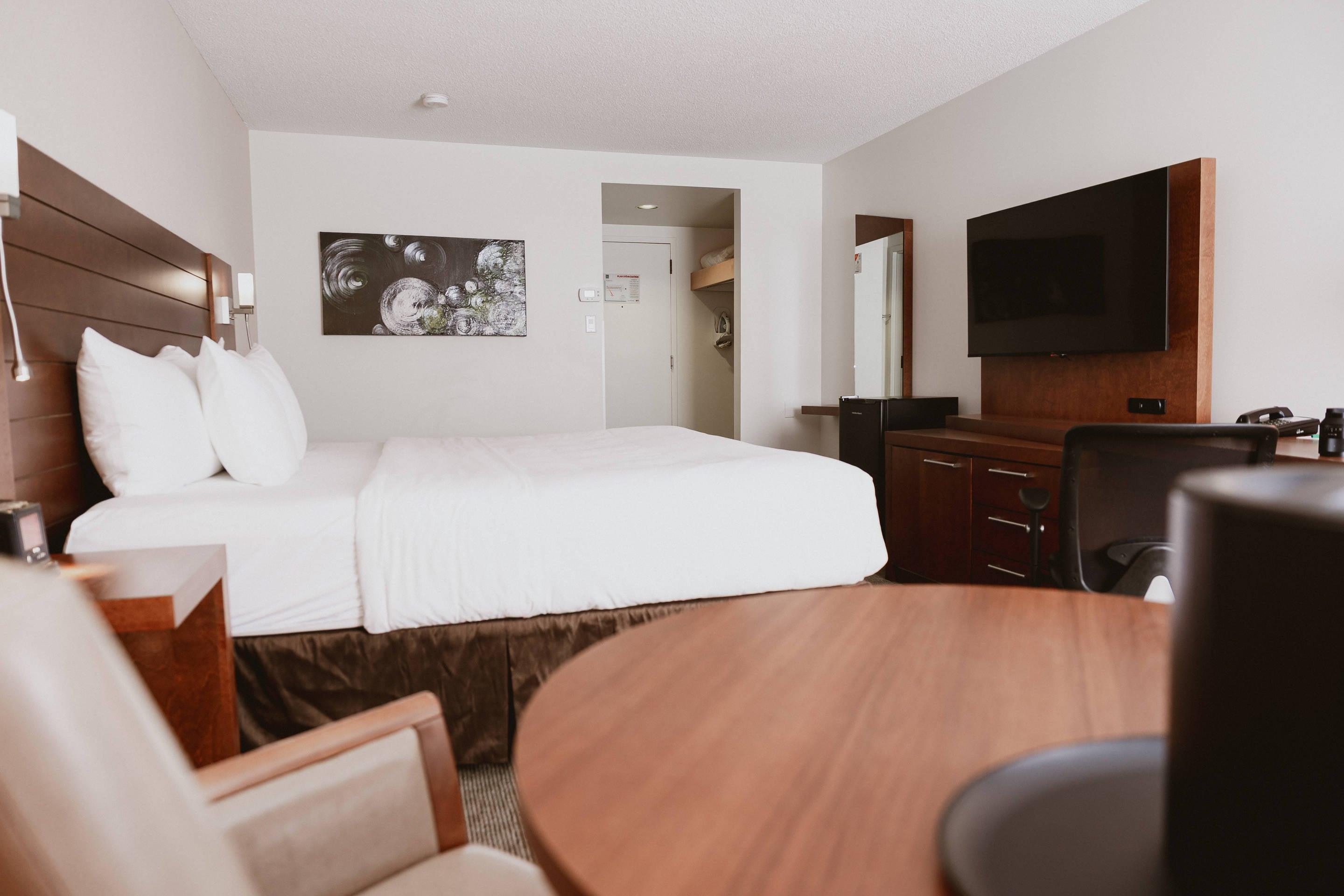 Upgrade, Business, King Bed، Quality Inn Rouyn-Noranda 4/7