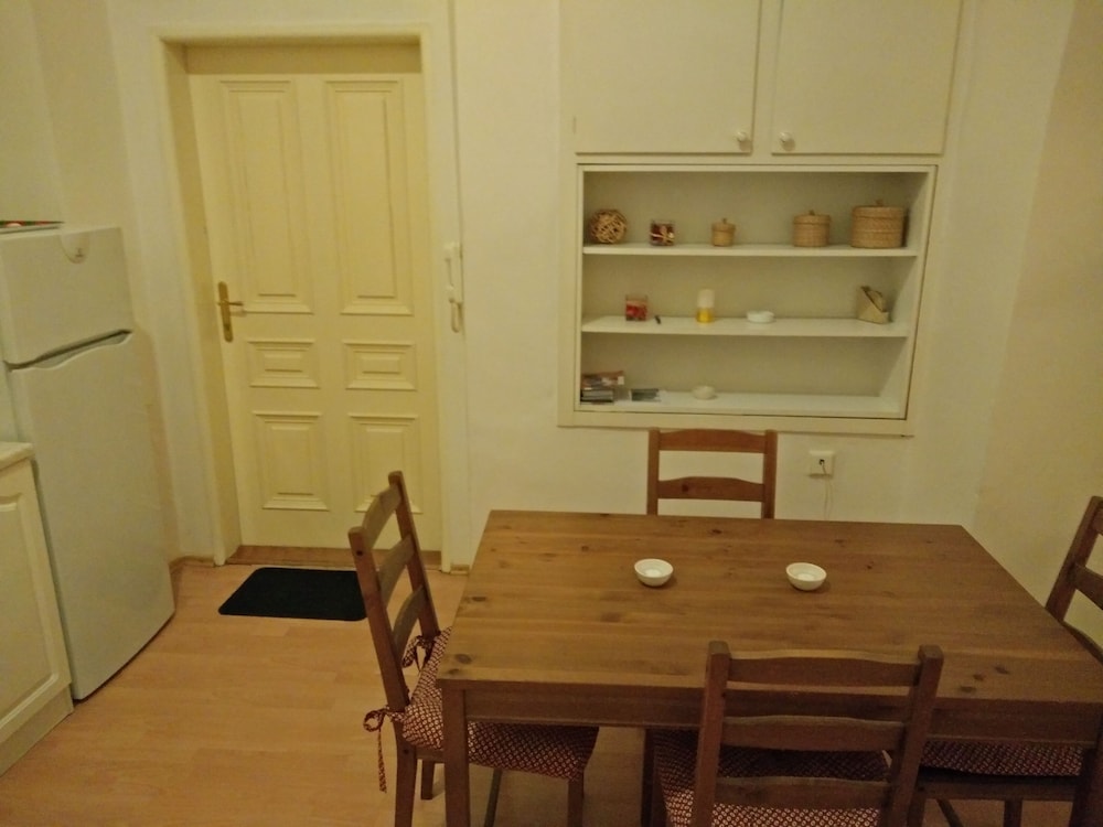 Apartments Tynska 7 34/50