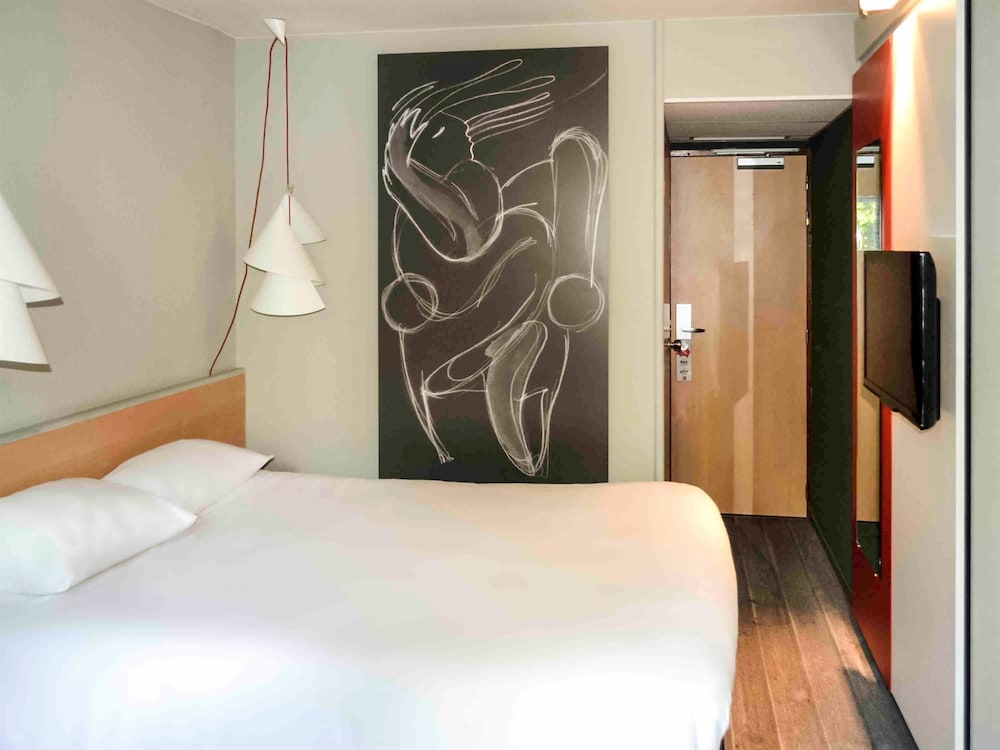 Ibis Salon De Provence Sud 17/61