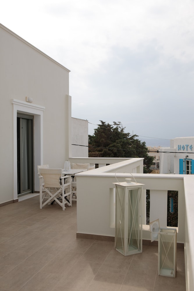 Sweet Home Naxos 3/50
