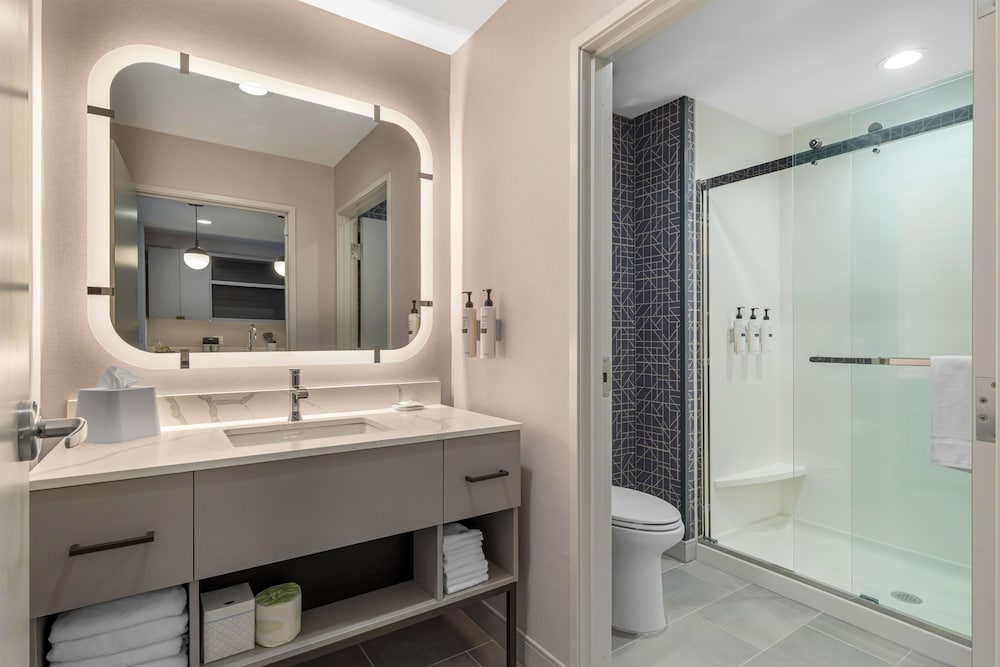 Homewood Suites by Hilton Walker Grand Rapids North 54/56