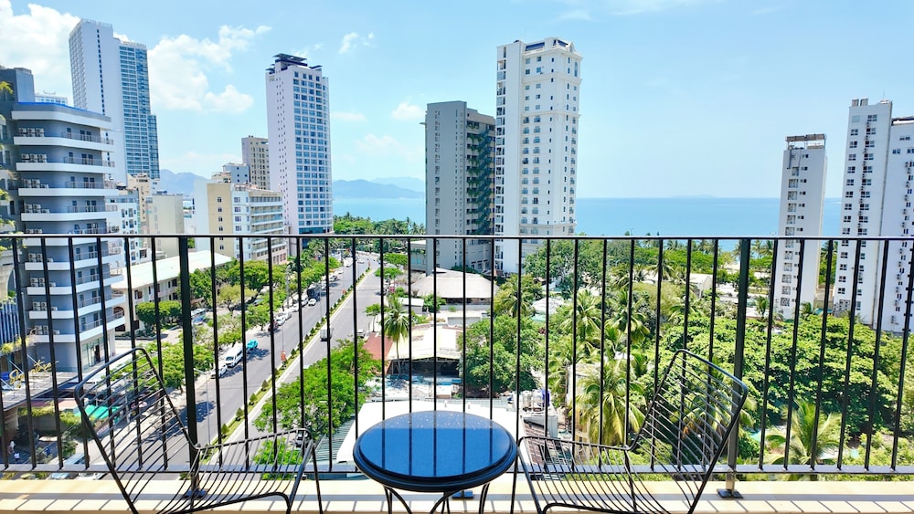 Quinter Central Nha Trang 47/50