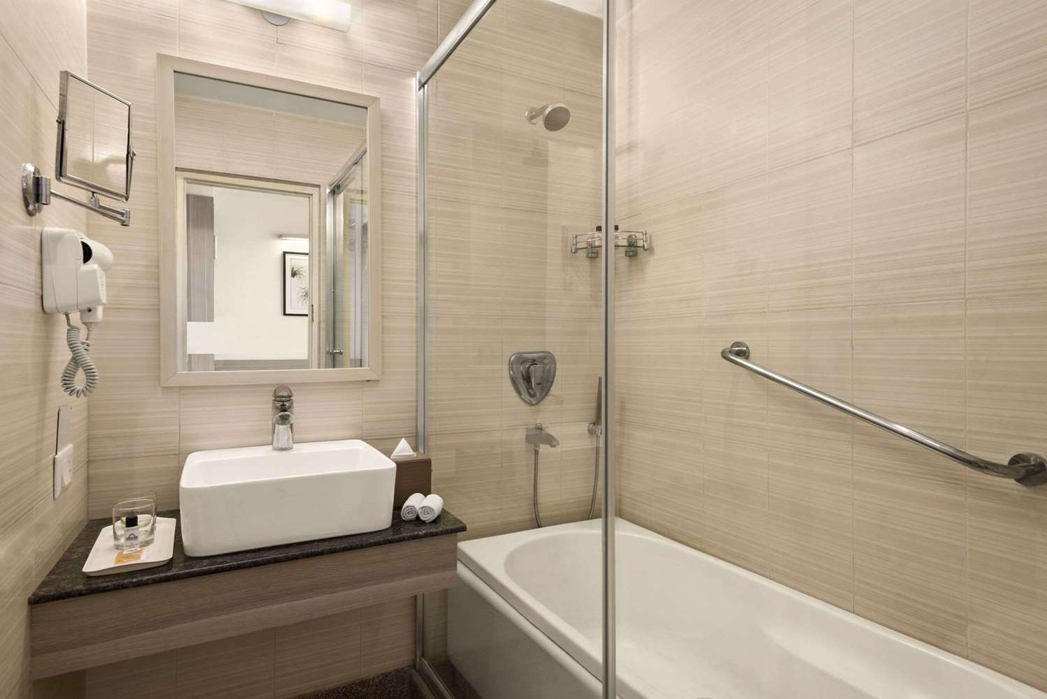 Days Hotel Neemrana Jaipur Highway 43/43