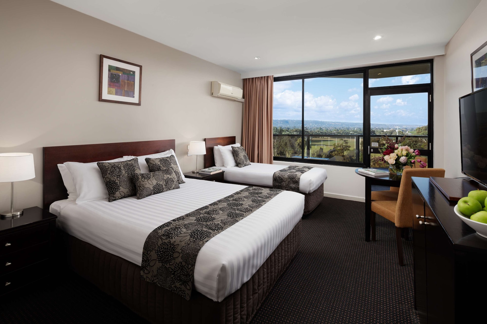 SUPERIOR, TWIN BEDS, PARK VIEW