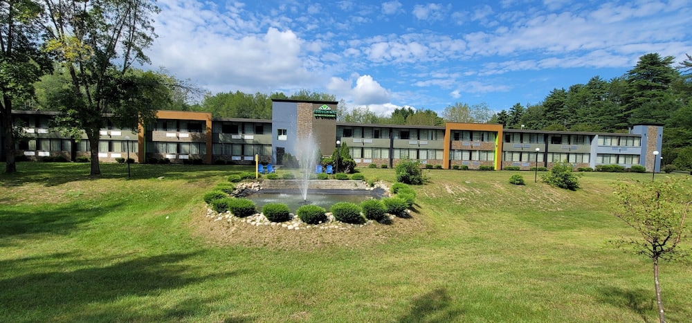 Wingate by Wyndham Lake George 61/63