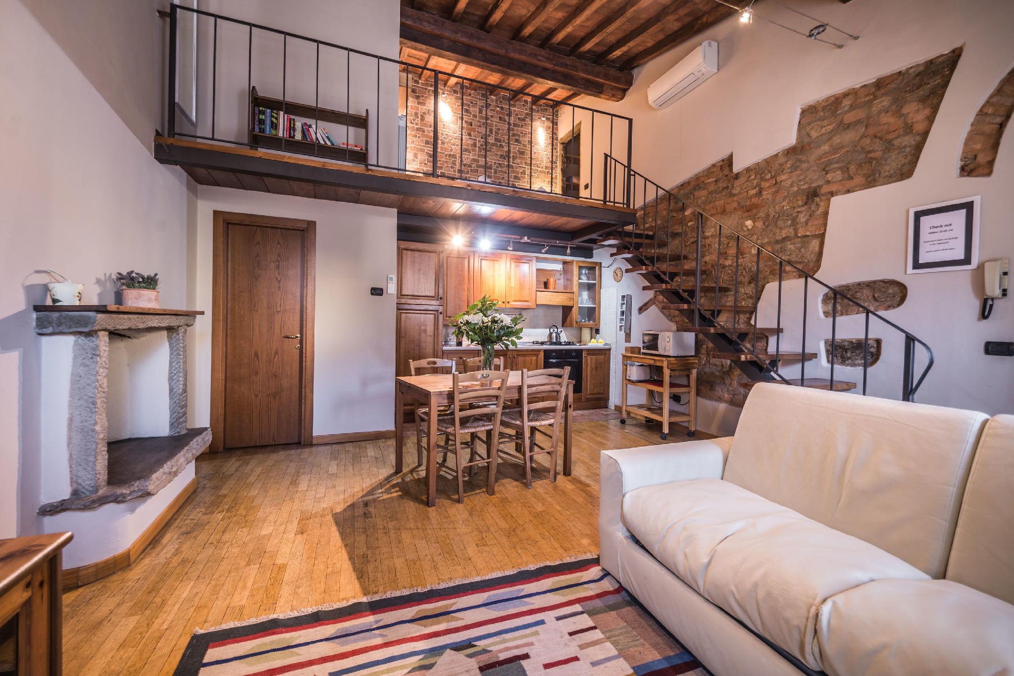 A Few Steps to The Duomo Beautiful 2BD Apt 32/50
