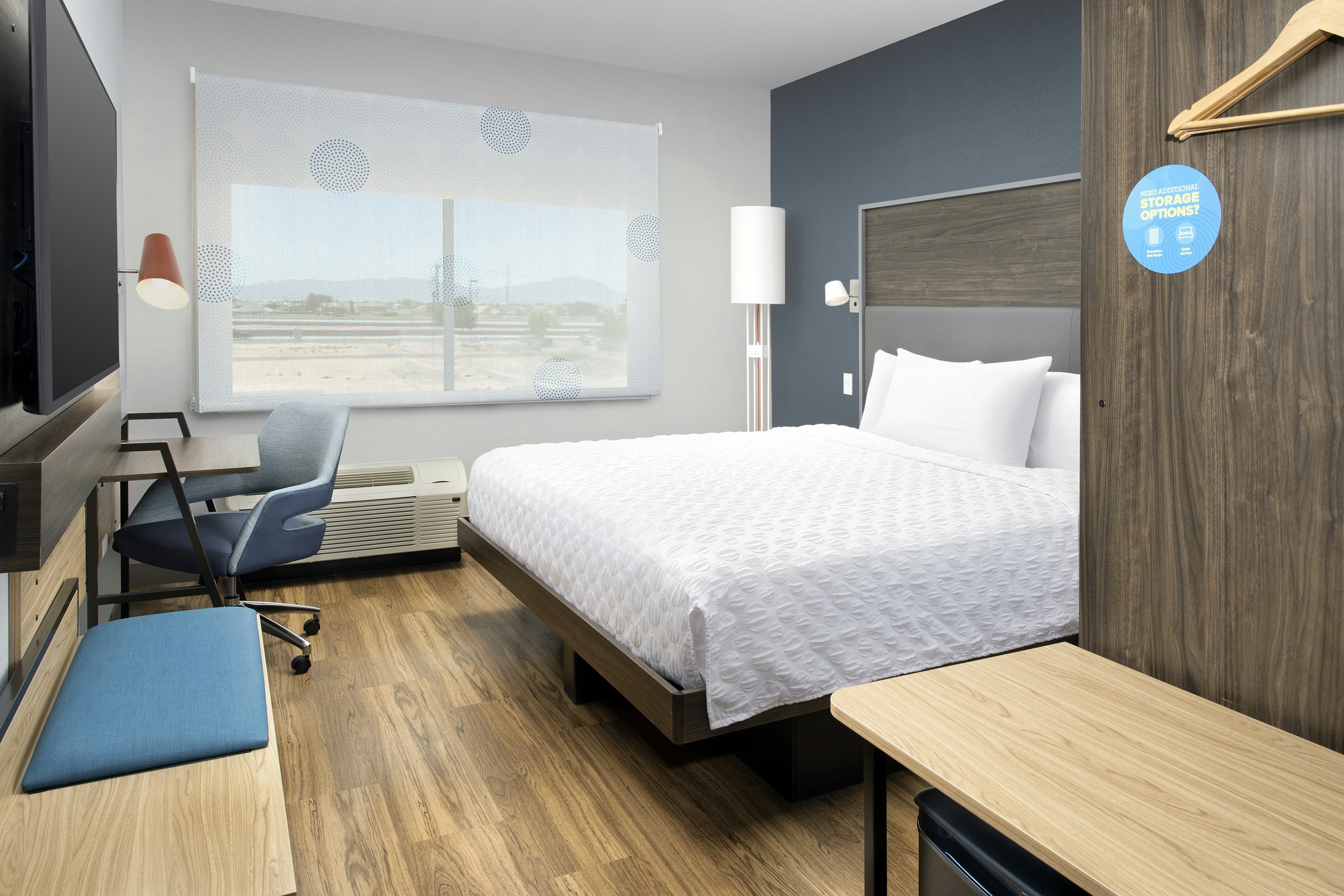 ROOM, KING BED, ACCESSIBLE