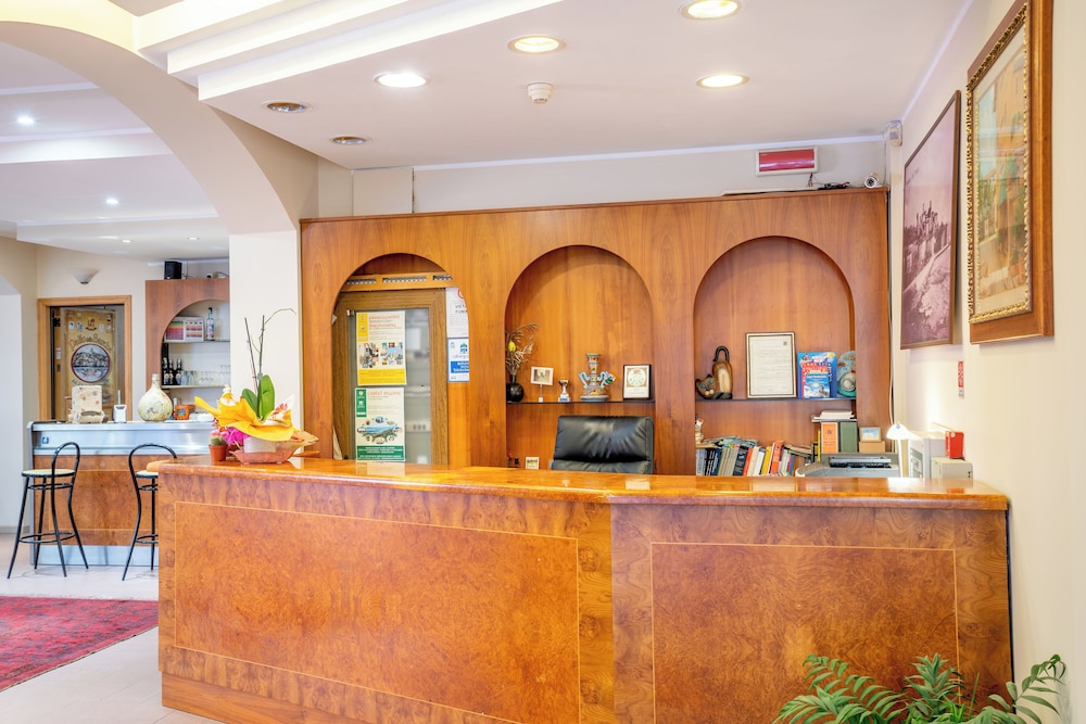 Trasimeno Hotel 3/28