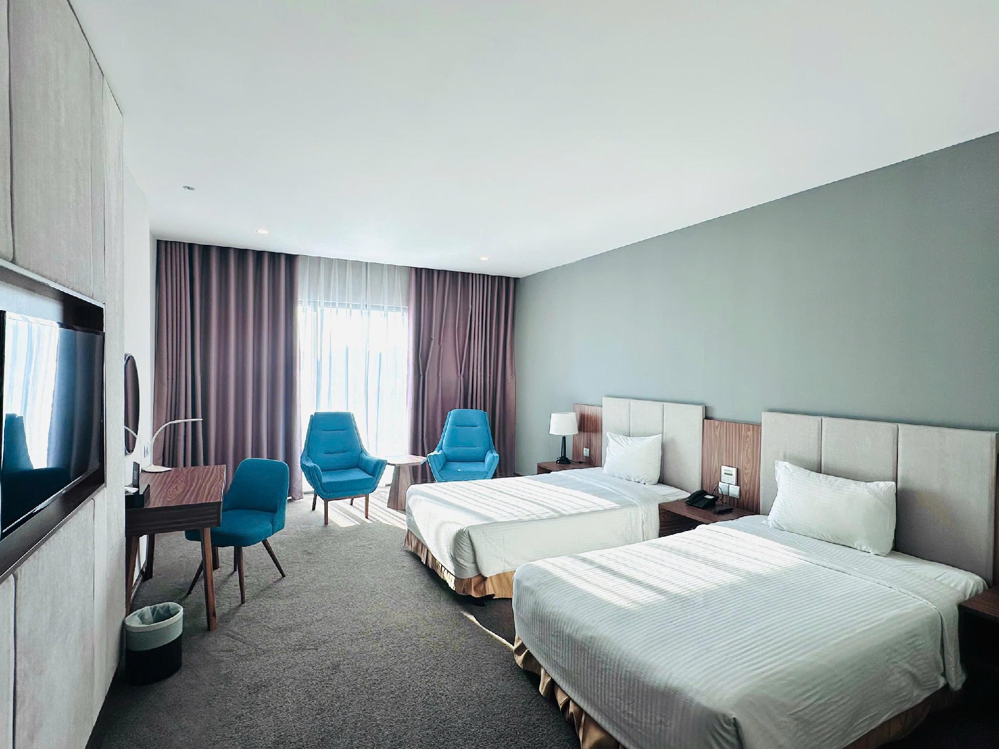 Deluxe, Twin Beds, Shared Kitchen