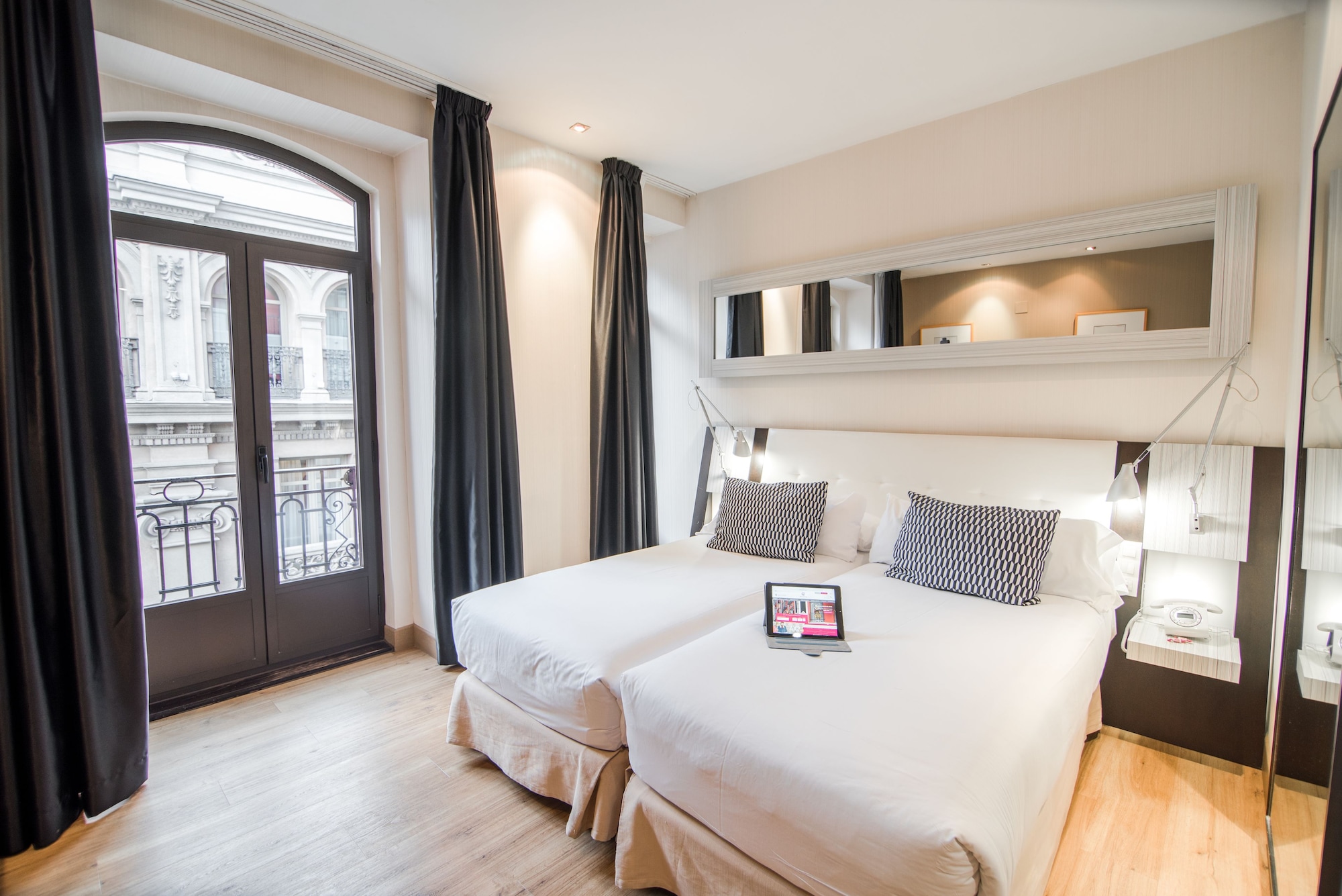 STANDARD, DOUBLE BED