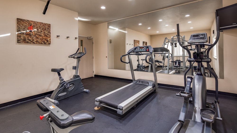 Best Western Plus Battle Ground Inn & Suites 24/36