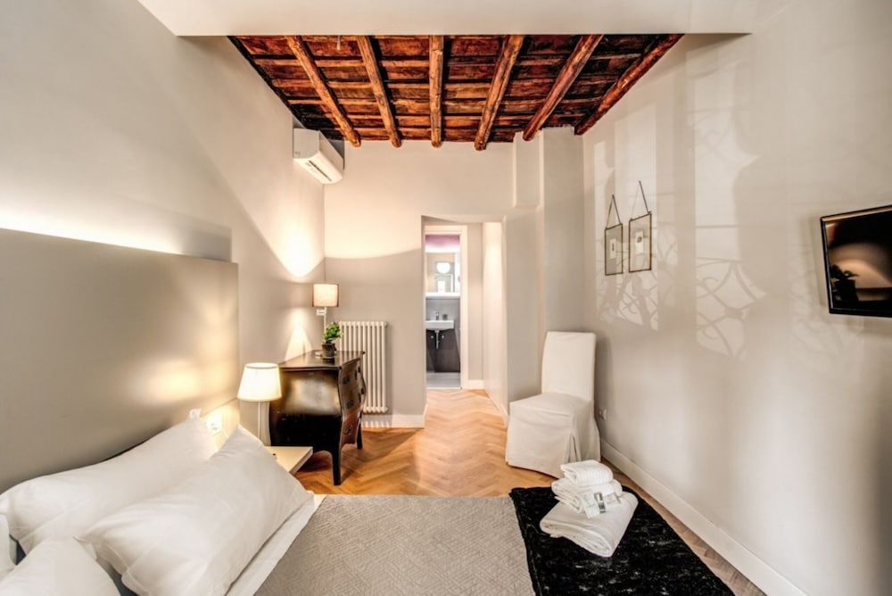 Trevi Fountain Superior 3 bdr apartment 13/49