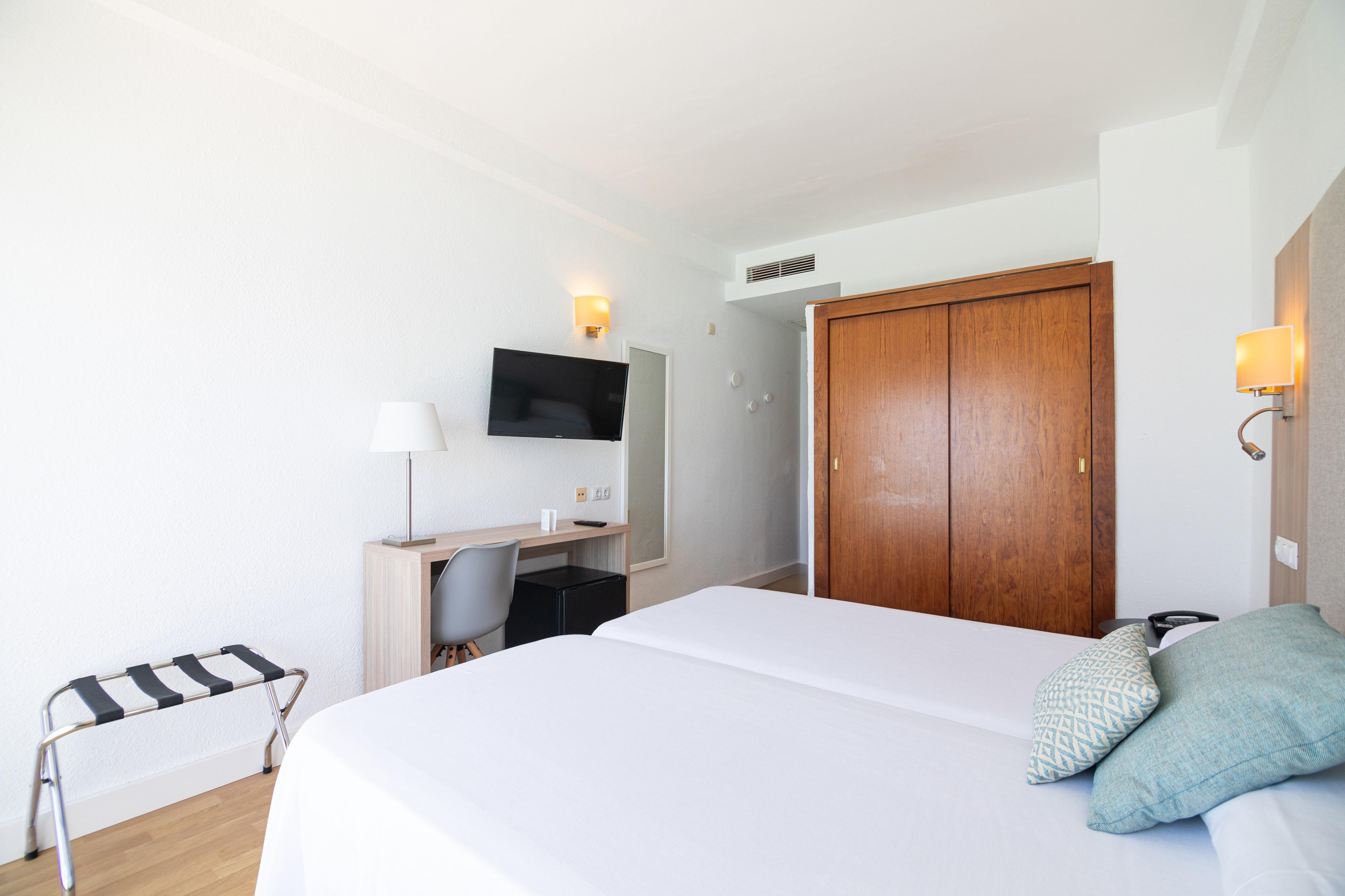 Standard, Double Bed, Balcony or Terrace