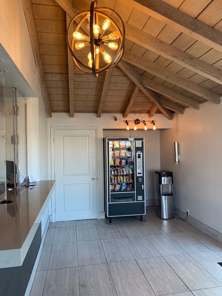 Morada Inn and Suites 39/55