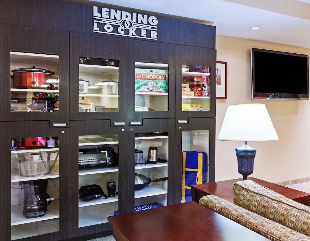Candlewood Suites Pearland 3/37