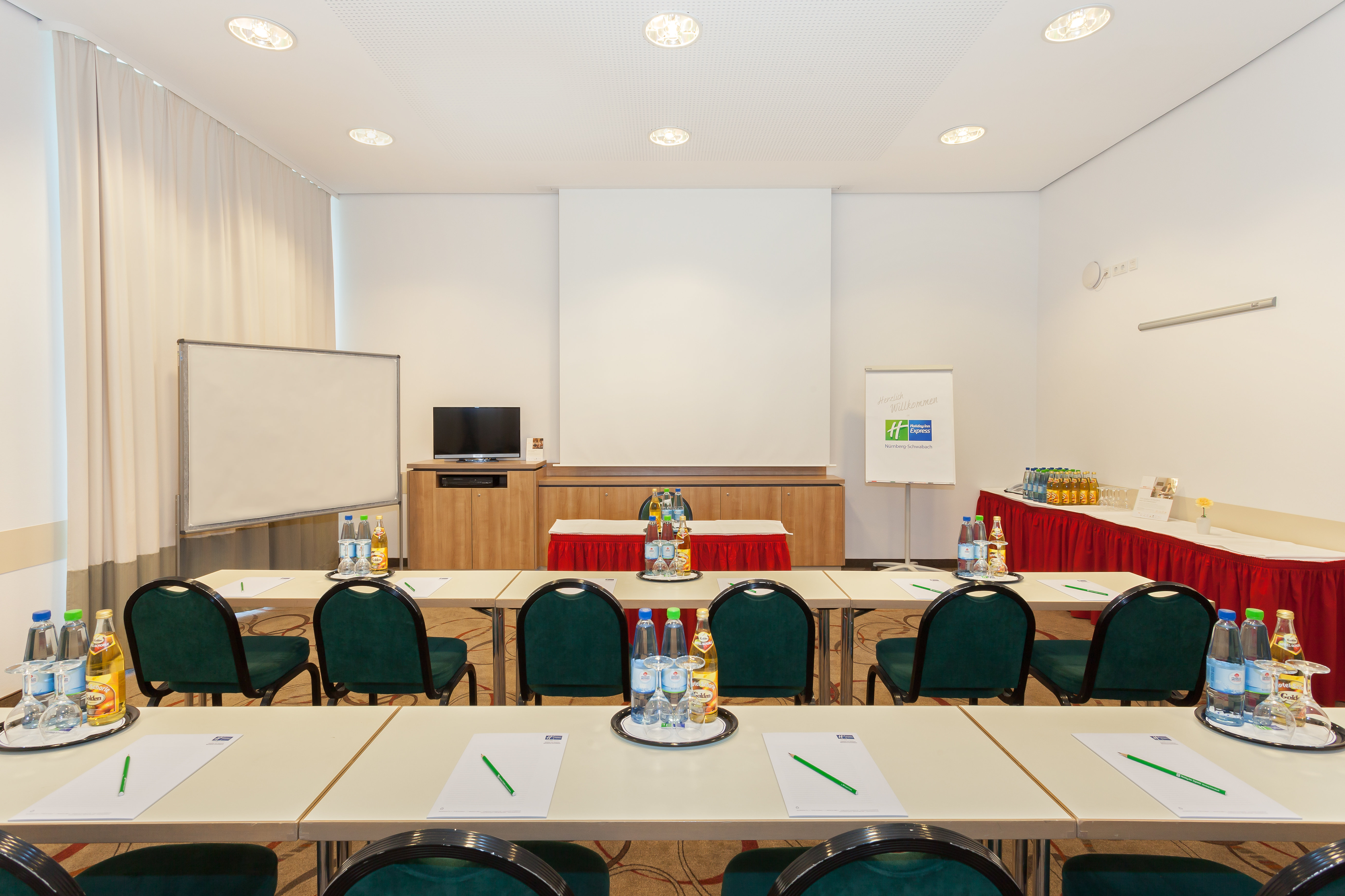 HOLIDAY INN EXPRESS NURNBERG SCHWABACH 68/79
