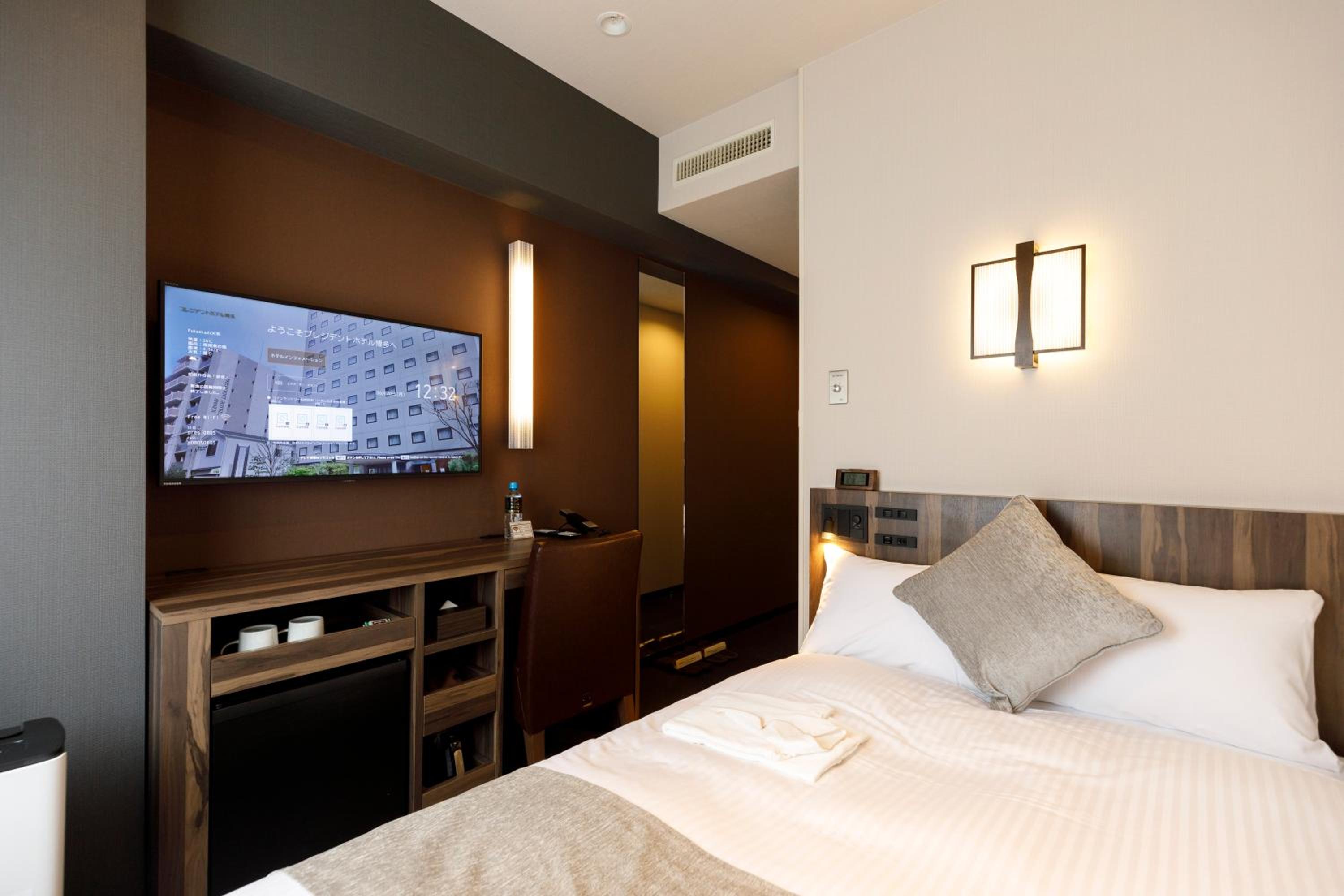 Room, Single, Electronic Cigarette Only, Smoking