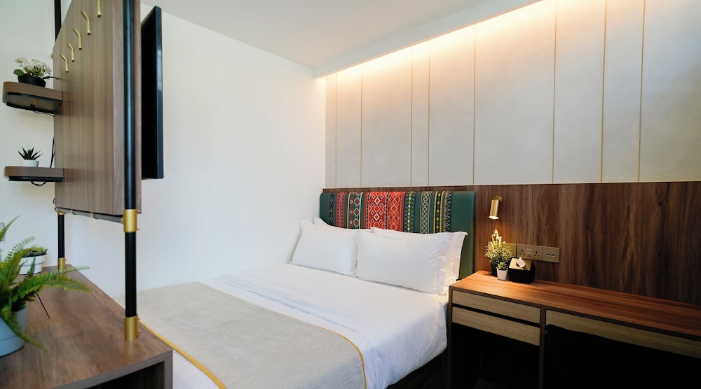 Amaris Hotel by Santika 51/63