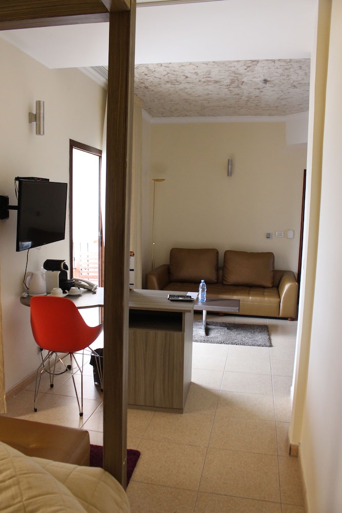 Particular Destiny Suites 40/50