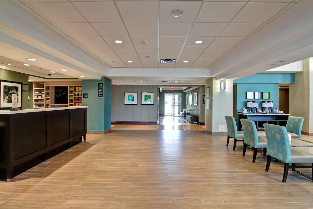 Hampton Inn by Hilton London 10/39