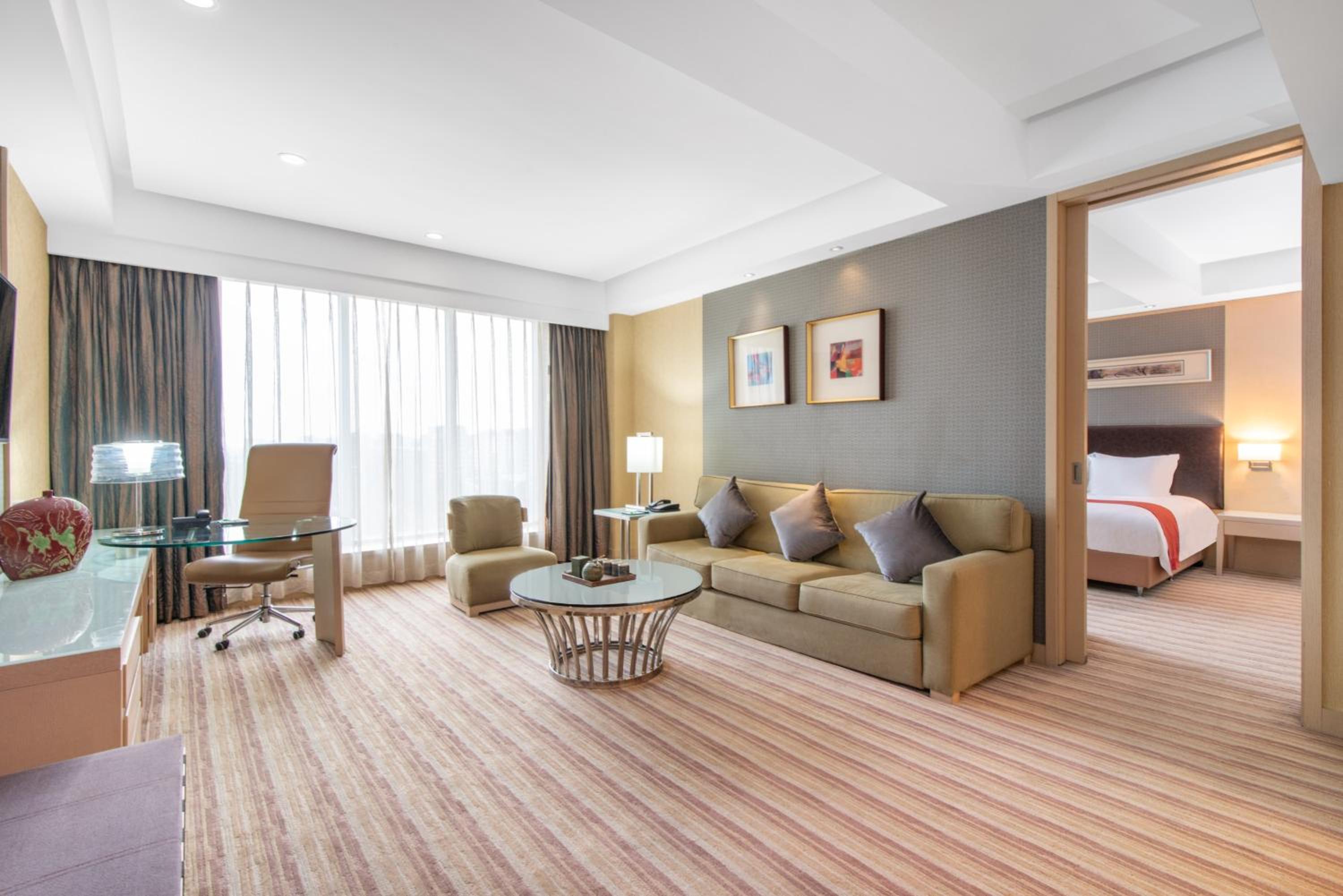Holiday Inn Qingdao Parkview 26/49