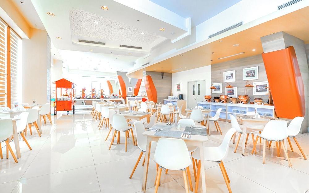 HARRIS Hotel & Conventions Bekasi 30/47