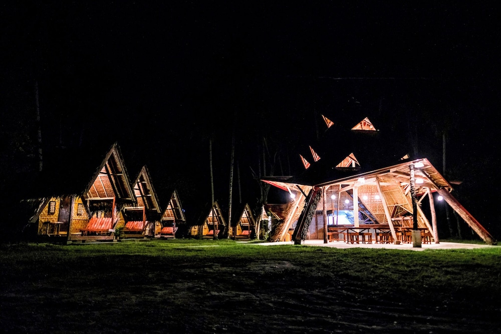 Nipa Hut Village 29/33