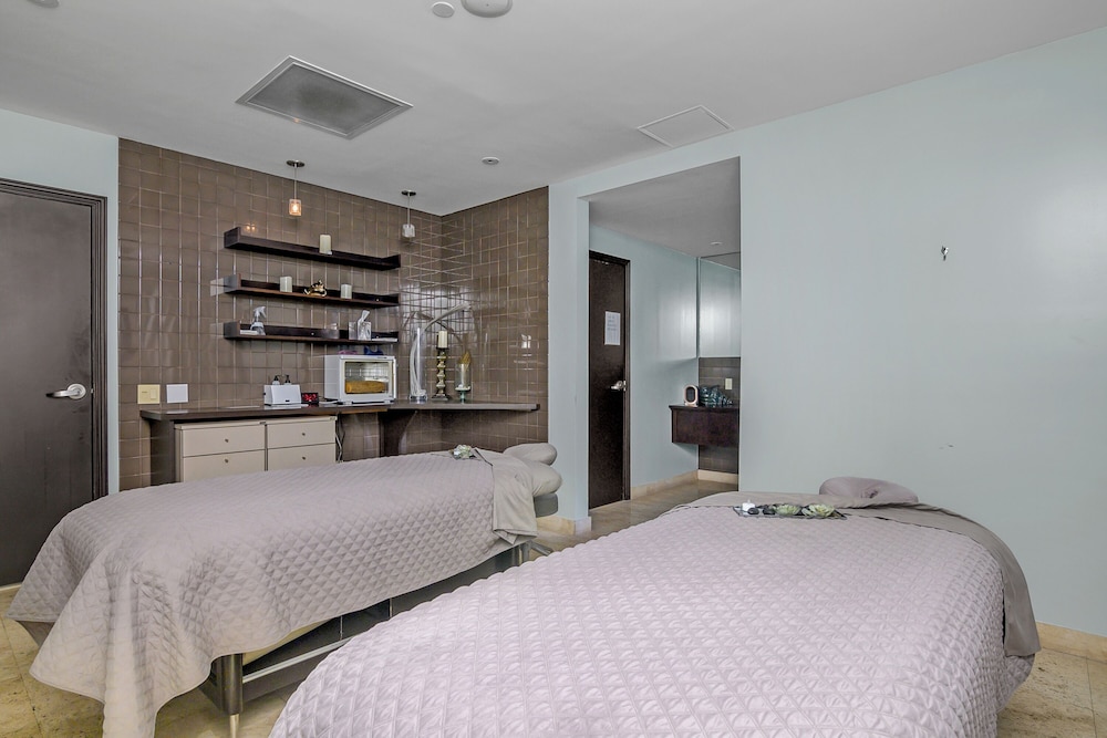 Atlantic Hotel and Spa 38/75