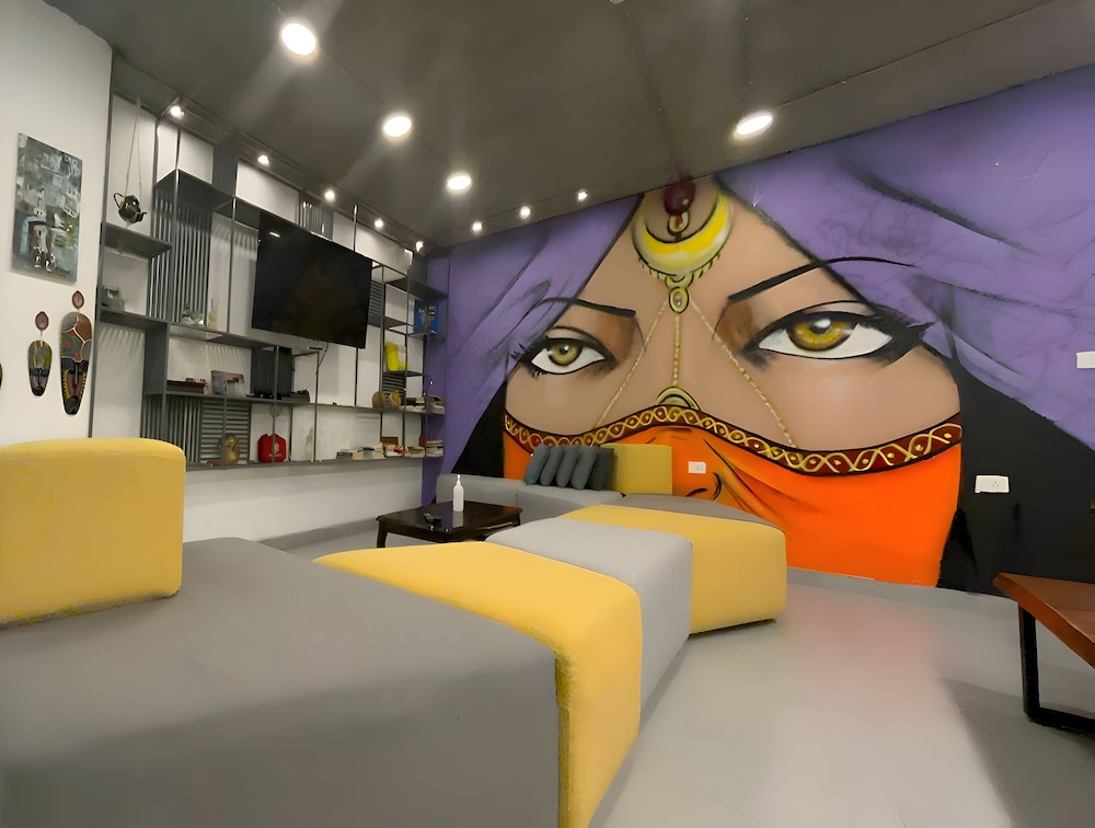 Nomads Hostel 25/34