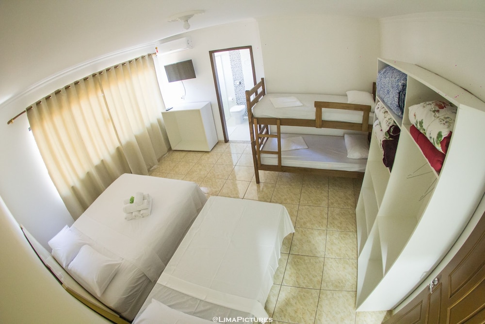 FAMILY, MULTIPLE BEDS