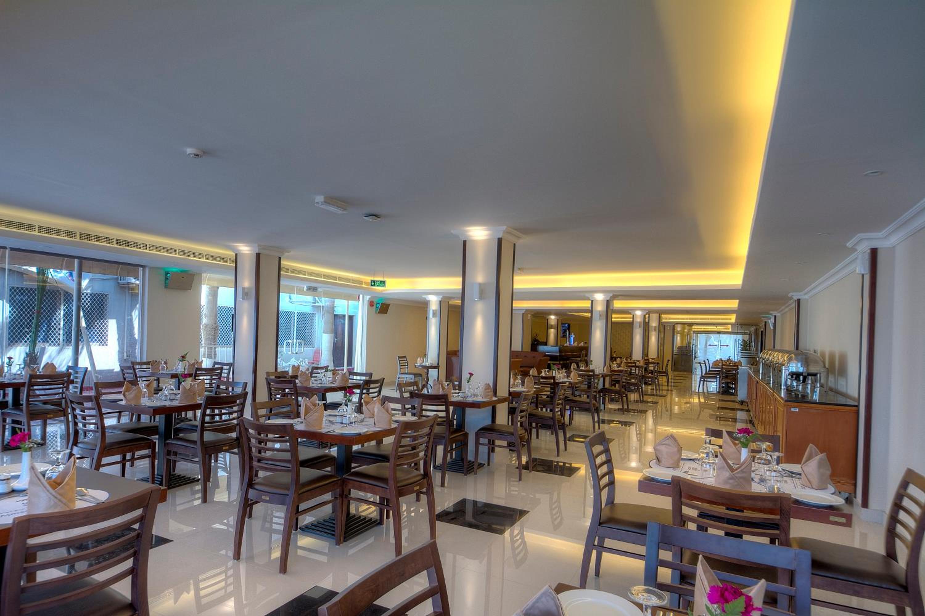 restaurant cafeteria