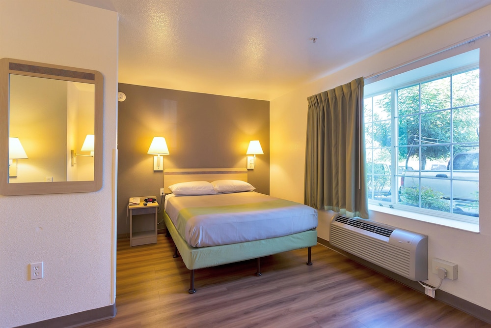 Motel6 Belmont, CA San Francisco Redwood City 23/61