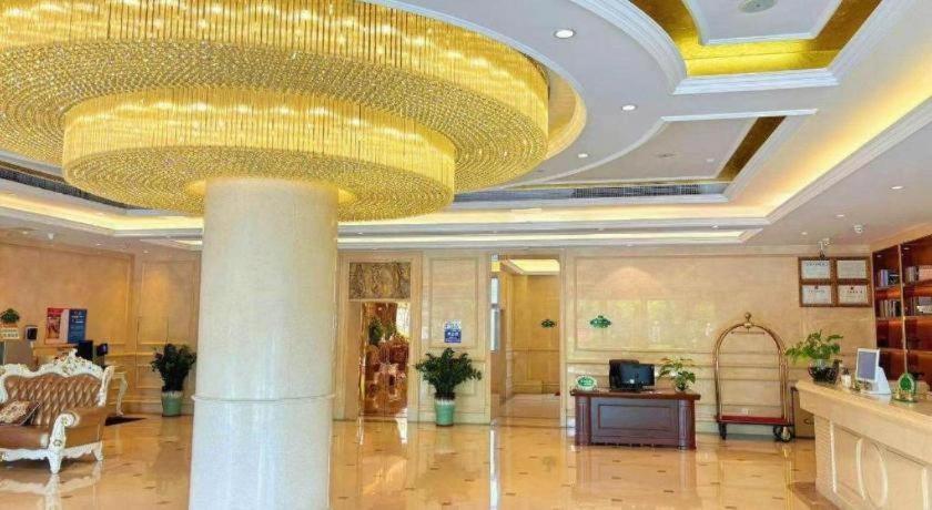 Vienna Hotel (Zhongshan Xiaolan High Speed Railway Station) 15/59