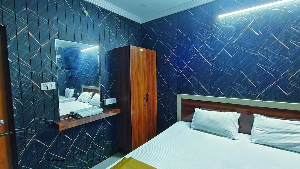 Hotel Govind Heights 22/40
