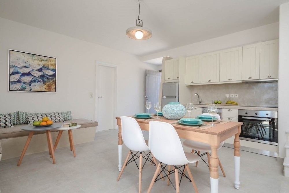 Plaka Collection Villas 22/25