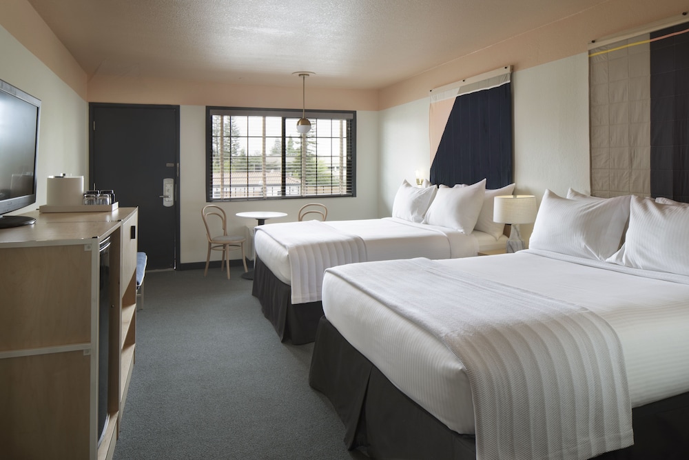 The Sandman Santa Rosa Sonoma, an Ascend Collection Hotel 22/68