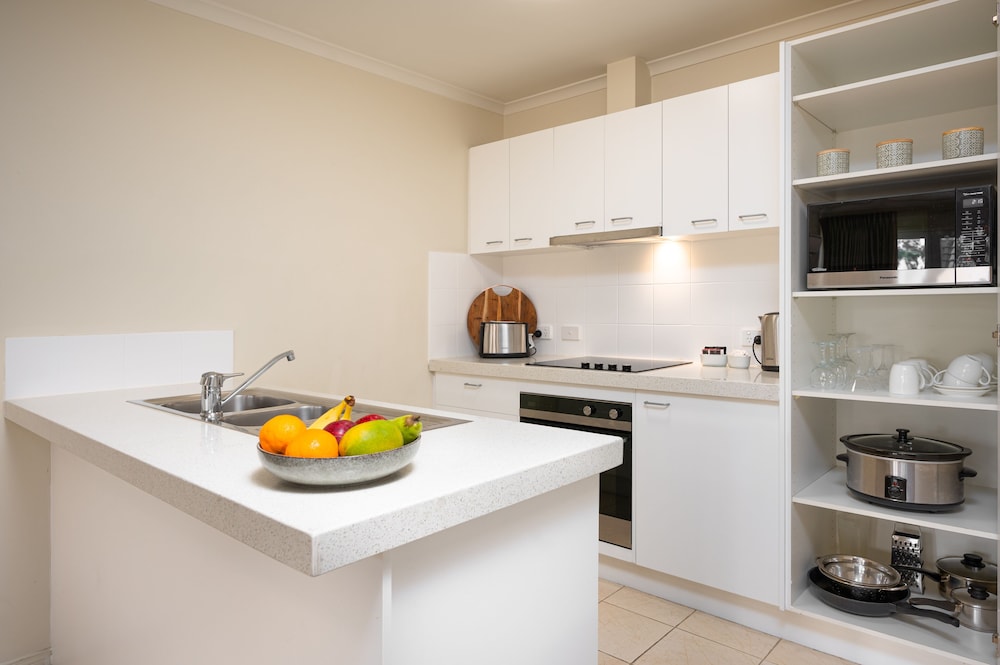 MainStay Suites Kew 44/60