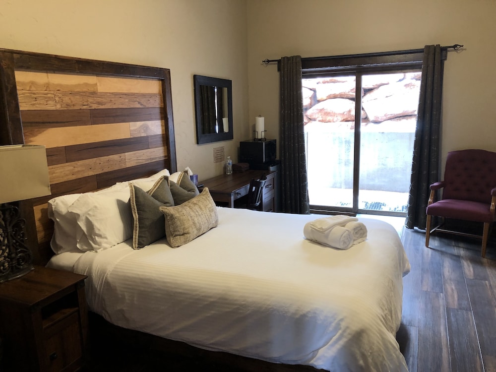 Zion Cliff Lodge 16/50