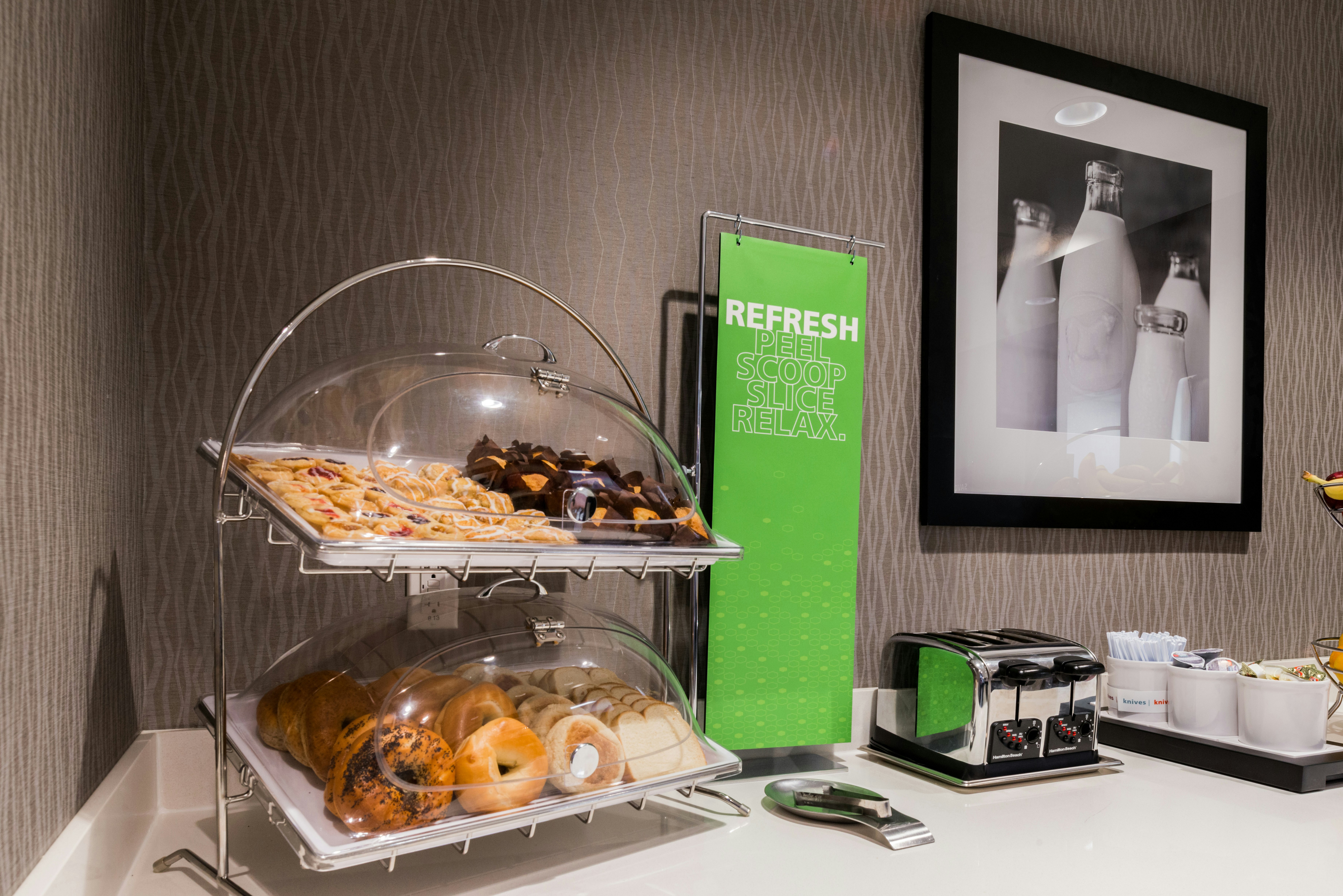 Hampton Inn & Suites Wixom 26/61