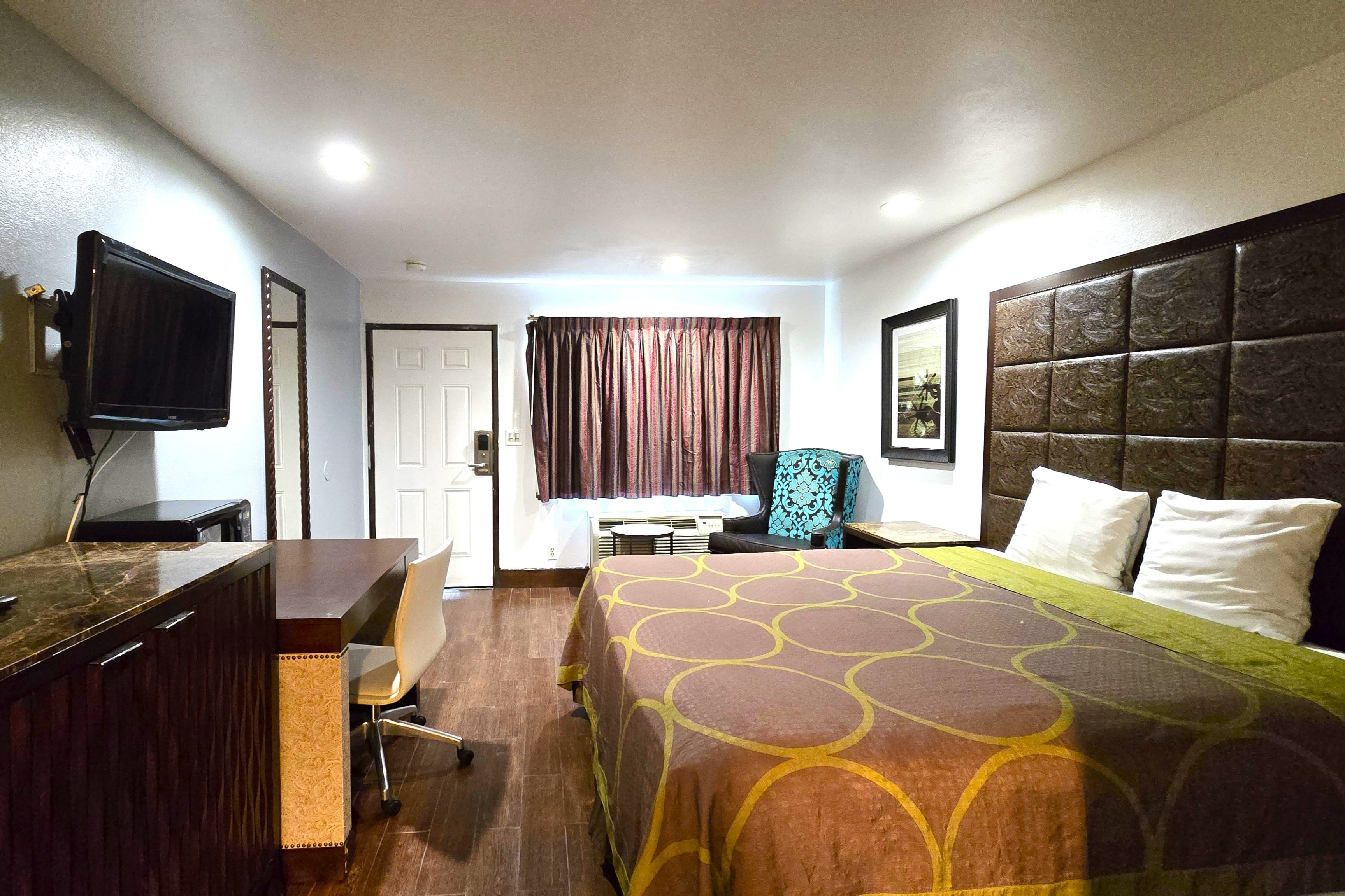 Century Motel 26/39