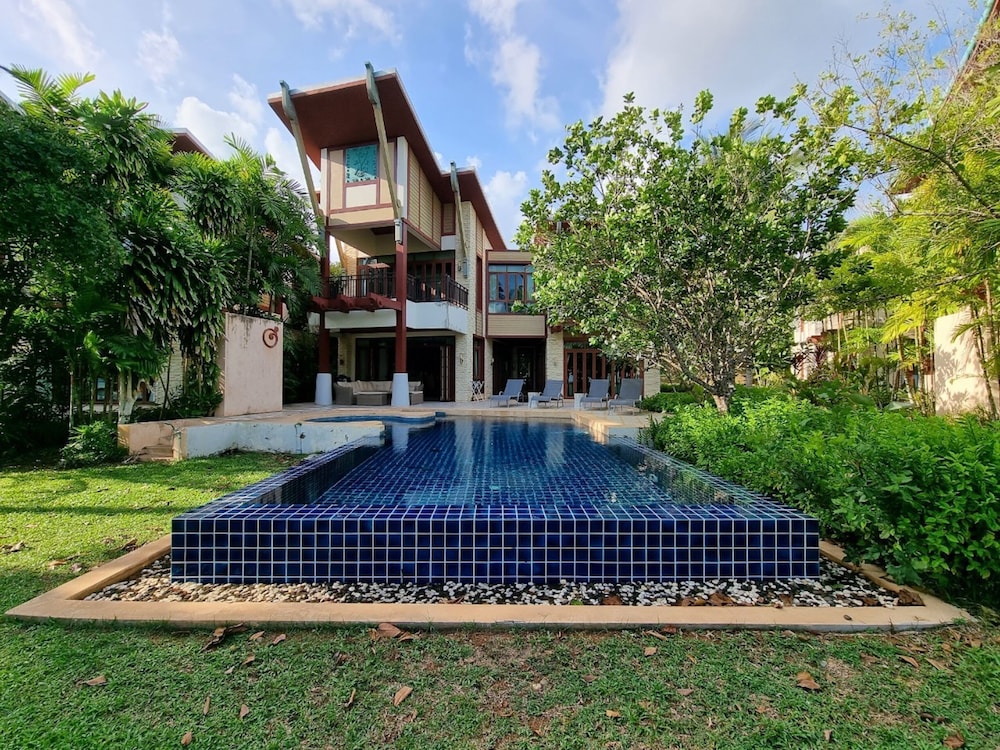 Amatapura Beach Villa 12 53/57