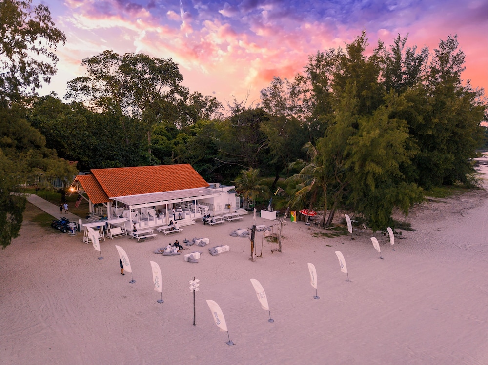 Adena Beach Resort 40/74