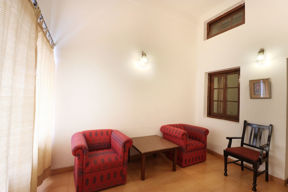 HOTEL HIMALAYAN CLUB 24/48
